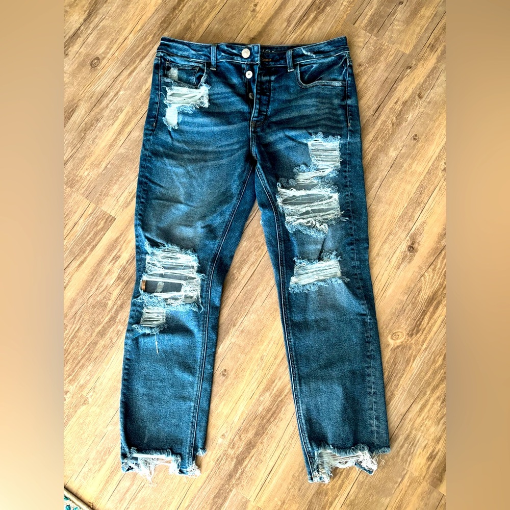 American Eagle destructed Tomgirl jeans